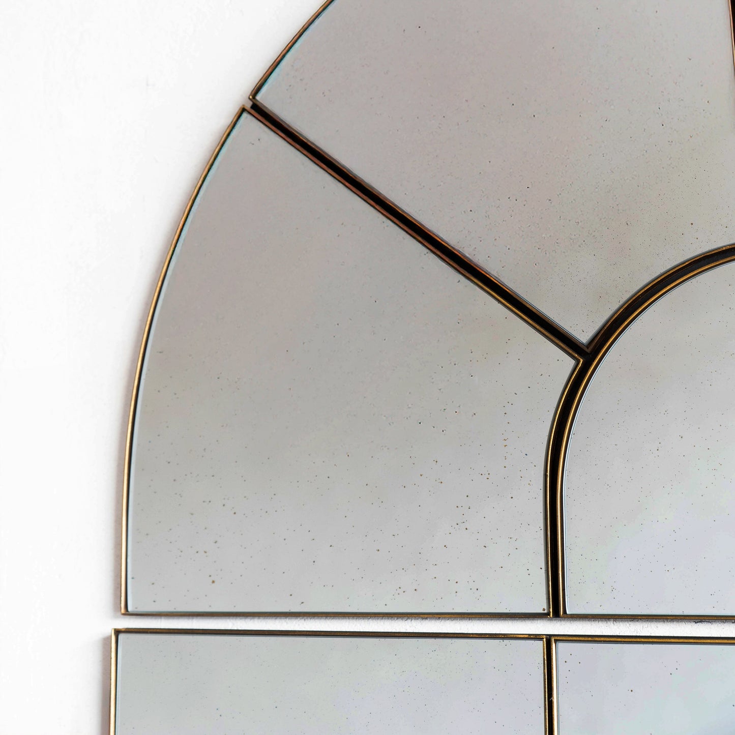 Timberline 3-Panel Arched Vintage Full Length Wall Mirror – GET24511SA